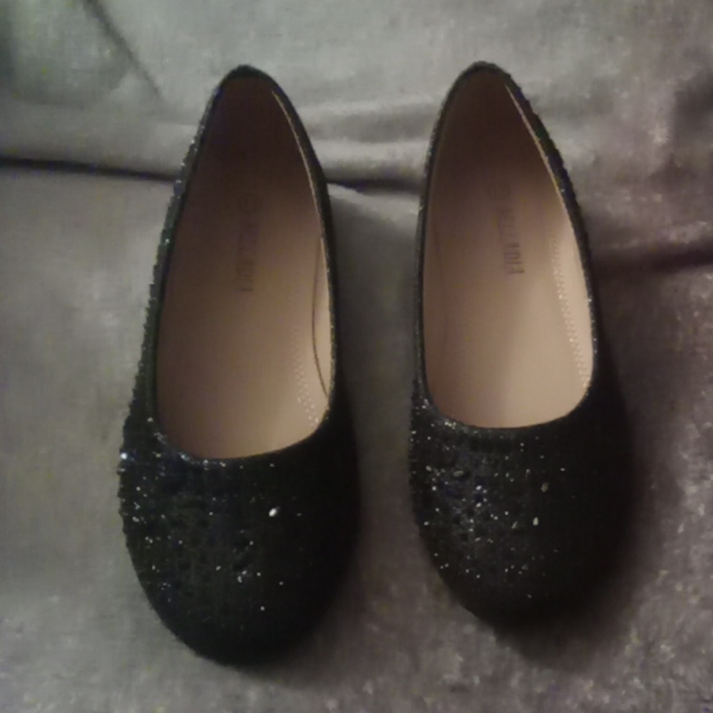 Black dress shoes